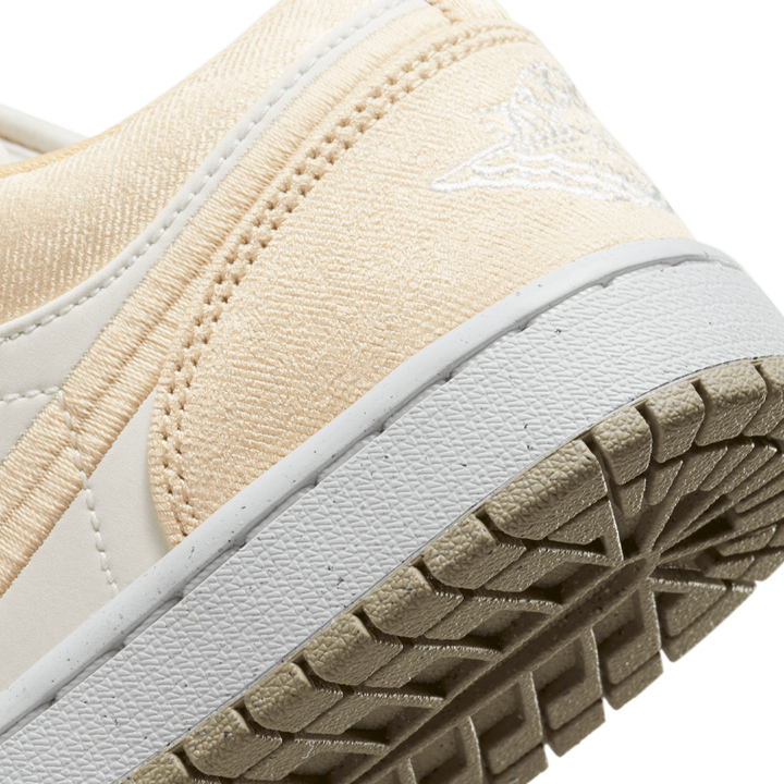 Air Jordan 1 Low SE (W)